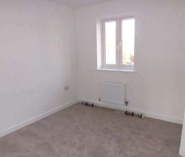 7, Charlie Drive, Bracklesham Grove - Photo 2