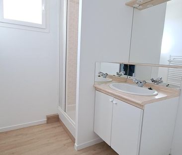 Bel appartement de type 3 avec balcon exposé Sud et garage . - Photo 6