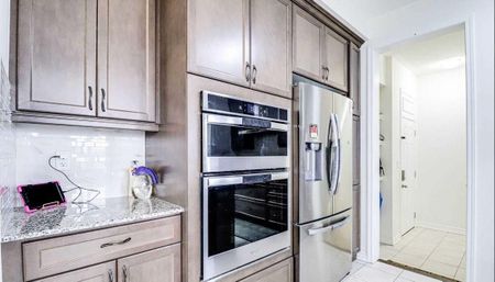 For Lease - 561 Queen Mary Drive, Brampton, Ontario - Photo 2