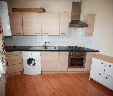 2 bedroom flat to rent - Photo 4
