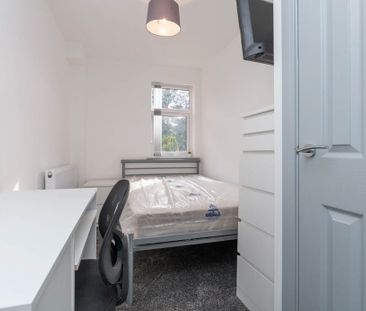 146 Dawlish Road - Photo 3