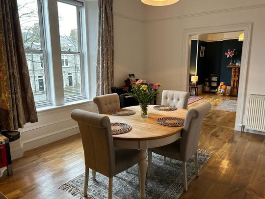 4 bedroom flat to rent - Photo 1