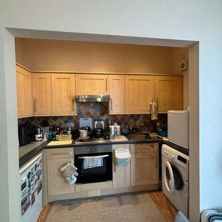 Queens Square, Brighton - Photo 3