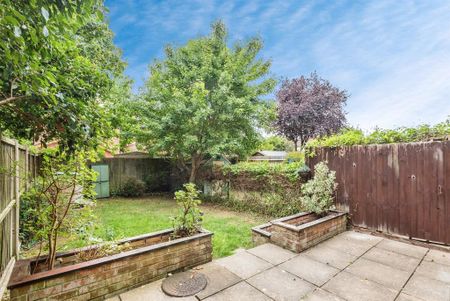 2 bedroom terraced house to rent - Photo 2