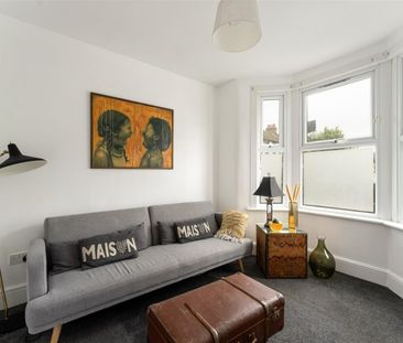 3 Bed Terraced House, Coopers Lane, E10 - Photo 1