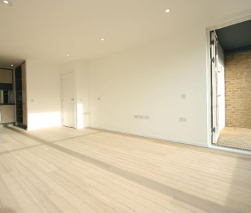Hertford Road, London, N1 5ET - Photo 1