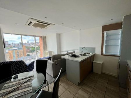 2 bedroom apartment to rent - Photo 4