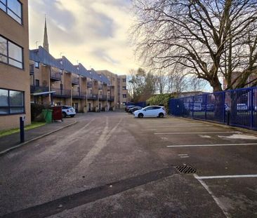 2 Bed Flat, Chichester Road South, M15 - Photo 2