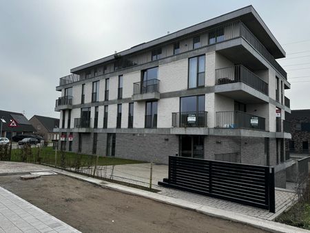 Nieuwbouwappartement op uitstekende locatie in Rumbeke - Photo 2