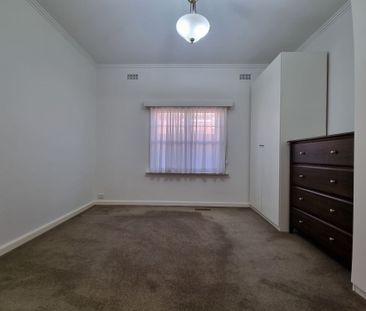 Perfect Family Home with Exceptional Rear Gardens - Photo 6