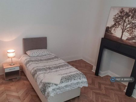 4 bedroom terraced house to rent - Photo 2