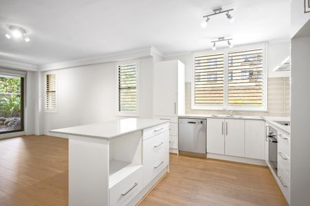 OPEN PLAN OVERSIZED LIVING - WALKING DISTANCE TO CHATSWOOD WESTFIELD - Photo 2