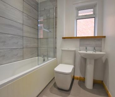 3 bedroom semi-detached house to rent - Photo 6