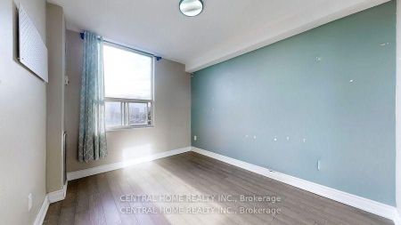 715 5 Shady Golfway - Photo 4