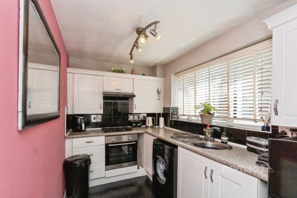 2 bedroom house to rent - Photo 1