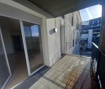 Location Appartement 3 pièces 66m² BORDEAUX 33300 - Photo 2