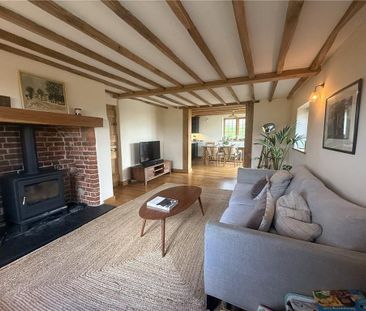 3 bedroom detached house to rent - Photo 3