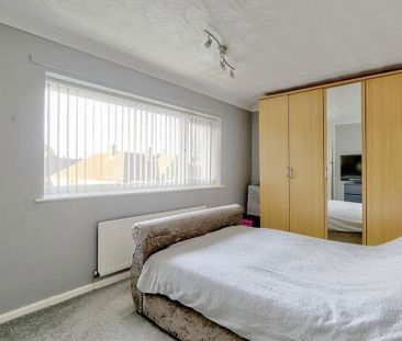 2 bedroom end of terrace house to rent - Photo 4