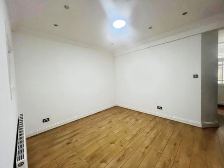 4 bedroom terraced house to rent - Photo 3