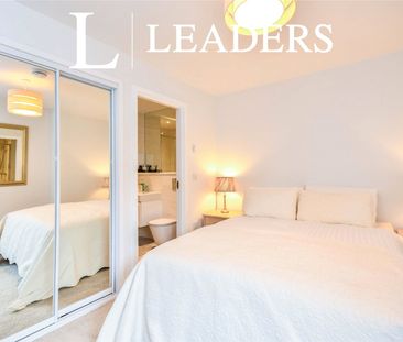 2 bedroom apartment to rent West Cliff Mansions, 2 Hahnemann Road, ... - Photo 4