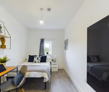 8 bedroom house to rent - Photo 1