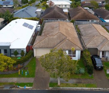 90 Valentine Circuit, Augustine Heights QLD 4300 - House For Rent |... - Photo 4