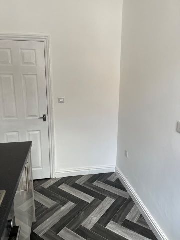 3 Bed Terraced House, Oban Street, LS12 - Photo 4