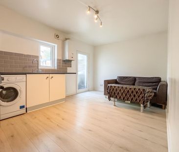1 Bedroom Flat To Let - HP11 - Photo 4