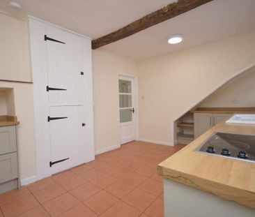 3 bedroom semi-detached house to rent - Photo 5