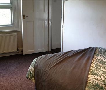 4 bedroom flat to rent - Photo 6