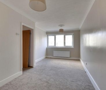 2 bedroom ground floor flat to rent - Photo 5
