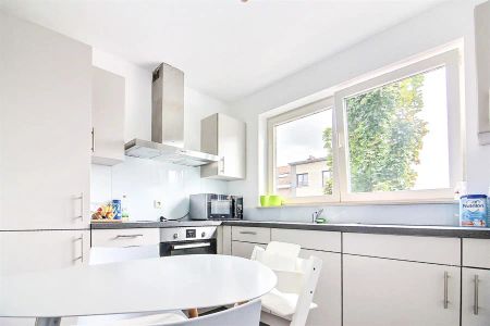 Appartement met twee kamers, garage en terras - Photo 5