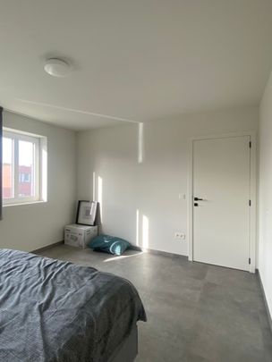 Ruime halfopen gezinswoning met 3 slaapkamers - Photo 1