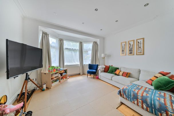 Woodfield Way, Bounds Green - Photo 1