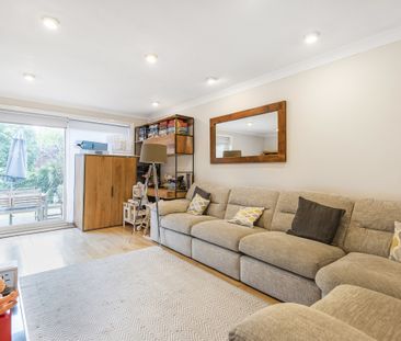 Littlecote Close, Southfields, SW19 - Photo 1