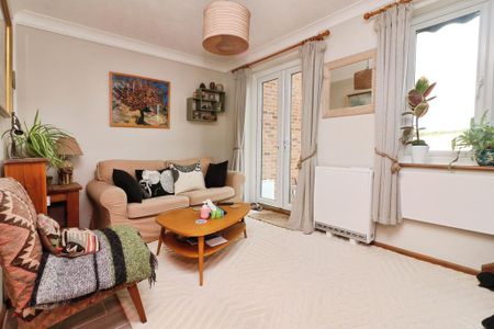 2 bedroom terraced house to rent - Photo 2