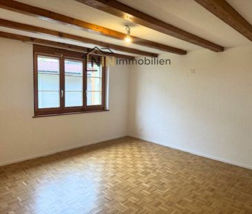 UNIQUE, WITH A RUSTIC FLAIR - Photo 2