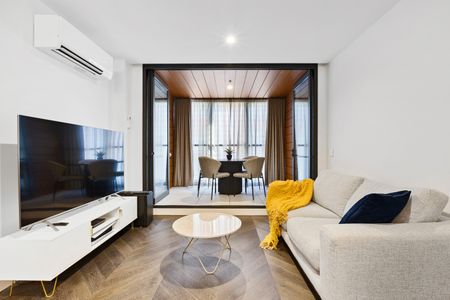 Stylish haven in a superb location - Photo 2