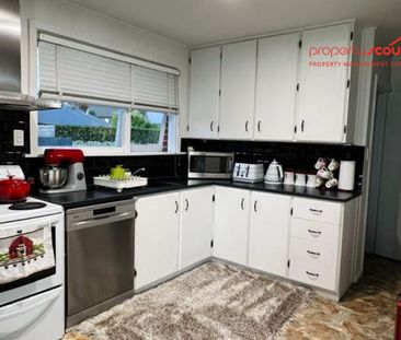 Perfect Location!! - Photo 3