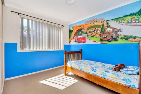 8 Toorna Place, Andrews Farm. - Photo 5