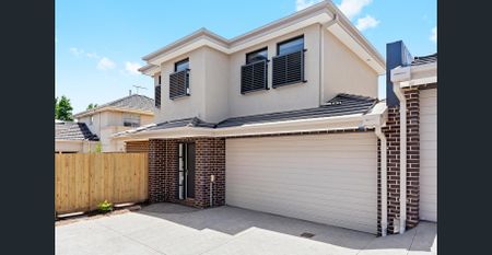 ** Executive town home in the heart of Balwyn North ** - Photo 4