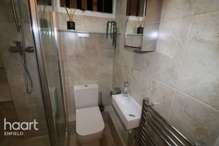 1 bedroom semi-detached house to rent - Photo 5