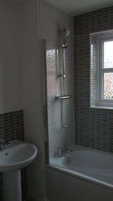 3 bedroom terraced house to rent - Photo 1