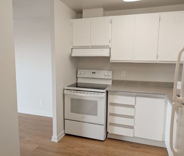 For Lease - 1320 Richmond Road Unit# 320, Britannia - Lincoln Heigh... - Photo 2