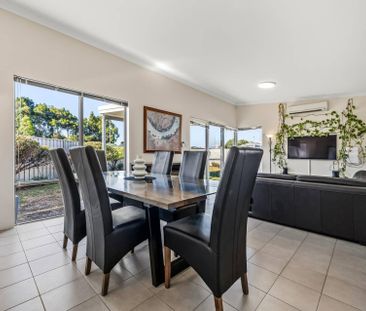 MOVE IN READY - FULLY FURNISHED AND EQUIPPED - Photo 4