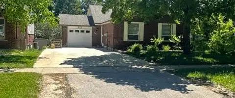 165 BECHTEL STREET W — 3 Bedroom - Photo 1
