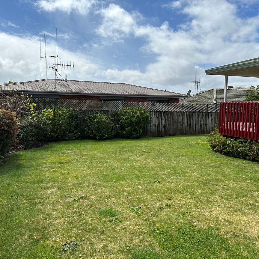 Family home in desirable location - Photo 1