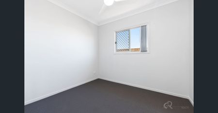 3 Brm duplex unit centrally located in Pimpama- opposite picnic area, open plan living with A/C, study area, master with ensuite, enclosed yard - Photo 5