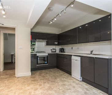 6 bedroom terraced house to rent - Photo 4