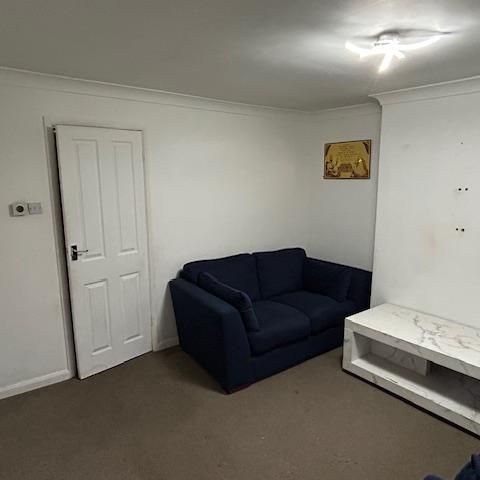 2 bedroom end of terrace house to rent - Photo 1